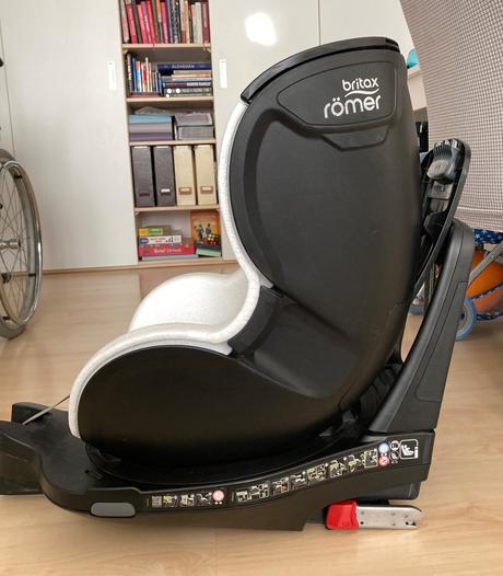 Britax romer dualfix m i-size 61-105cm plus darcek, britax