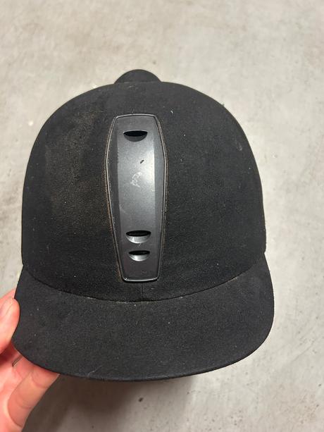 Tattini jazdecká prilba, tattini