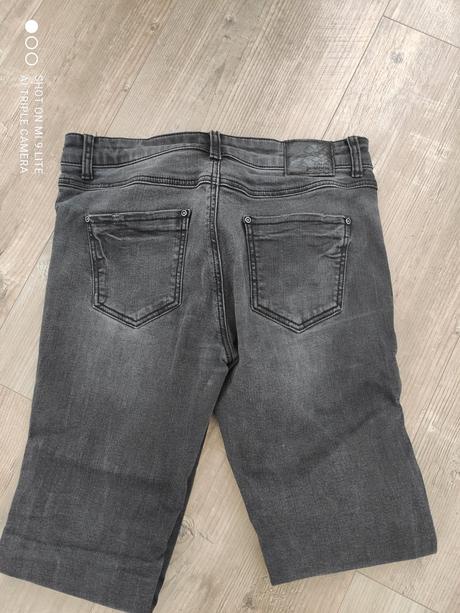 Tmavo šede rifle, stradivarius,38