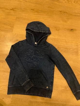 Uzasna mikinka pre paradnicu, 134