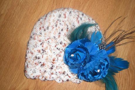 Háčkovaná čiapočka s kvetom, 116