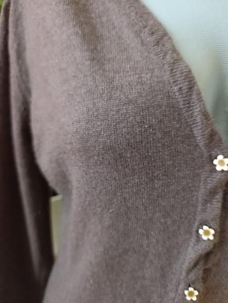 Kašmirovy sveter, 36