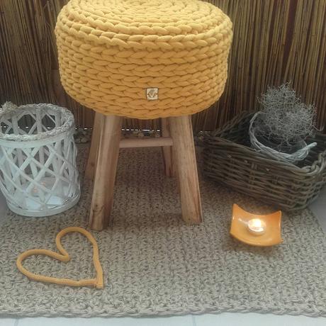 Dizajnová taburetka,