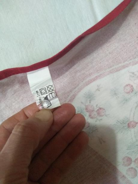 Vianočny obrus 80x82 - 7 eur,