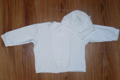 Košieľka s čiapkou, 62