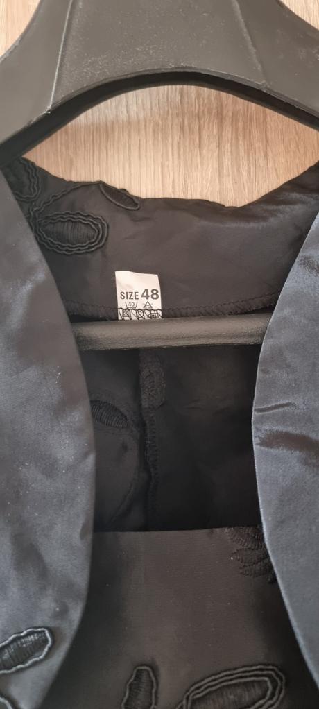 Spoločenské šaty, 46