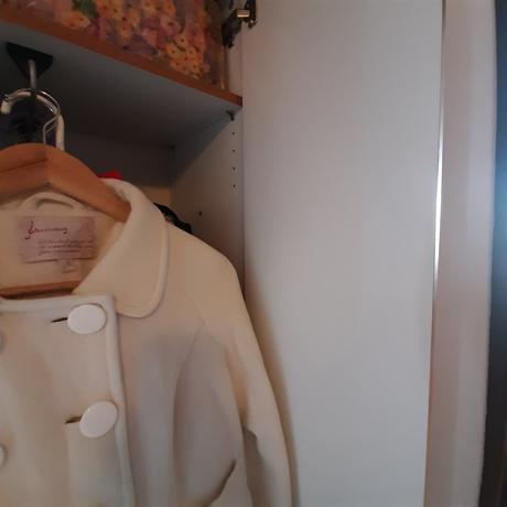 Predsieňová skriňa so zrkadlom, 