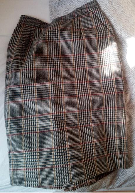 Károvaná vlnená sukňa s/m, 38