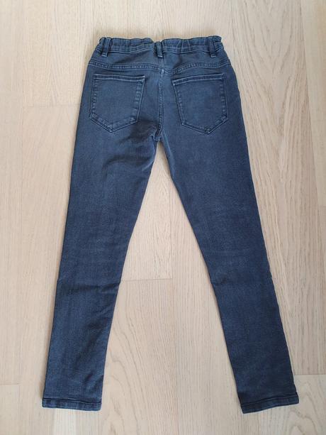 Tmavo šedé rifle c&a 158, c&a,158