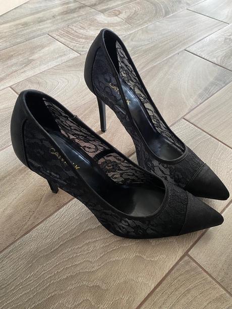 Lodičky s čipkou, 41