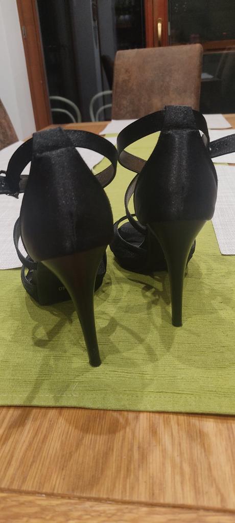 Predám dámske sandálky, 40