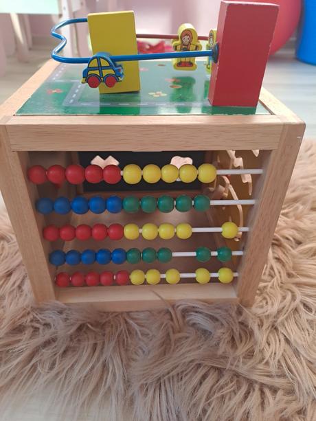 Drevená veľká interaktívna kocka, 