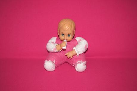 Retro bábika s fľaškou, 