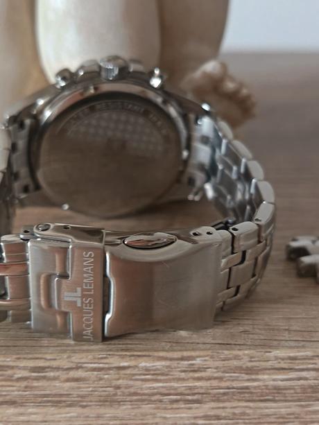 Jaques lemans hodinky 1857i, 