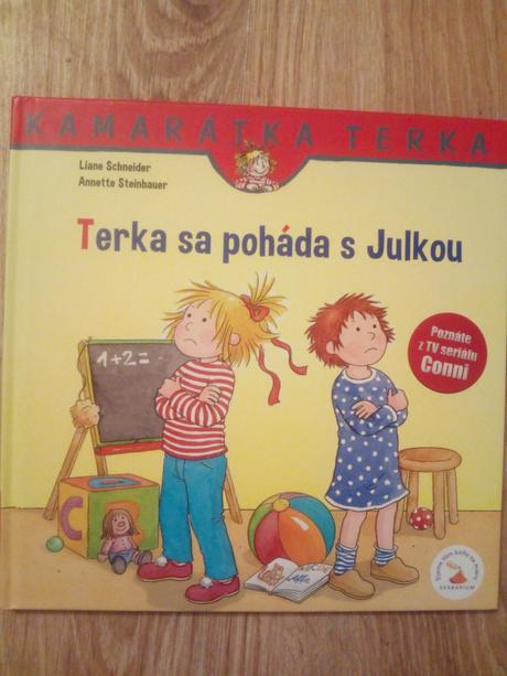 Kamarátka terka sa poháda s julkou,