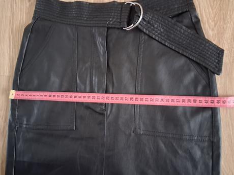 Koženková sukňa, bershka,s
