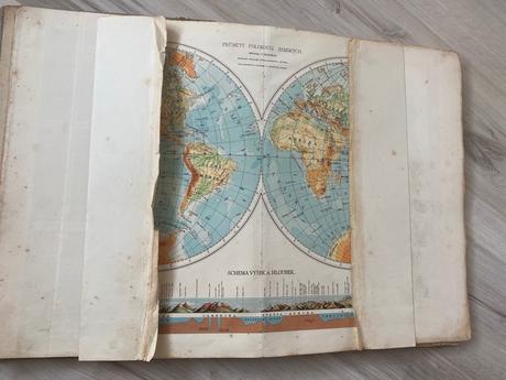 Stará prekrásna kniha soubor map 1946,,