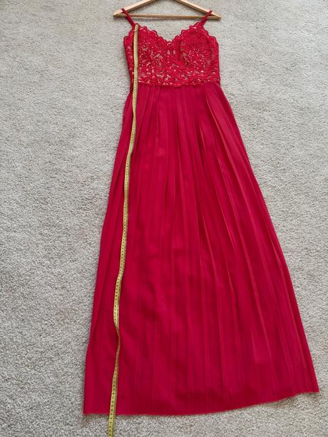 Spoločenské šaty, 36