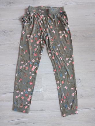 Dievčenské volne leginy, 146