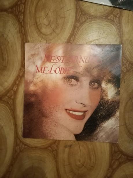 Retro gramofón a platne,