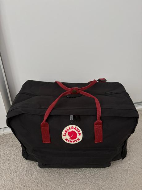 Batoh fjällräven kanken weekender čierno-vínový, fjällräven