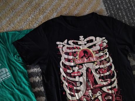 Tričká kostra a nápis, m