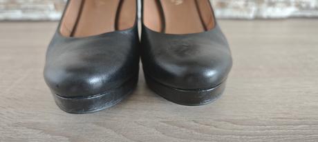 Elegantné čierne celokožené lodičky, 39