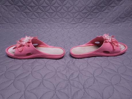 Slapky s kvetinkou 28/29, 29