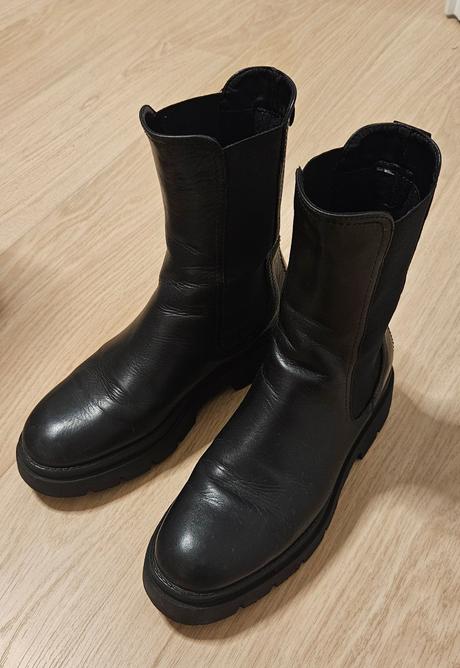 Darujem zimne kozene topanky, tamaris,40