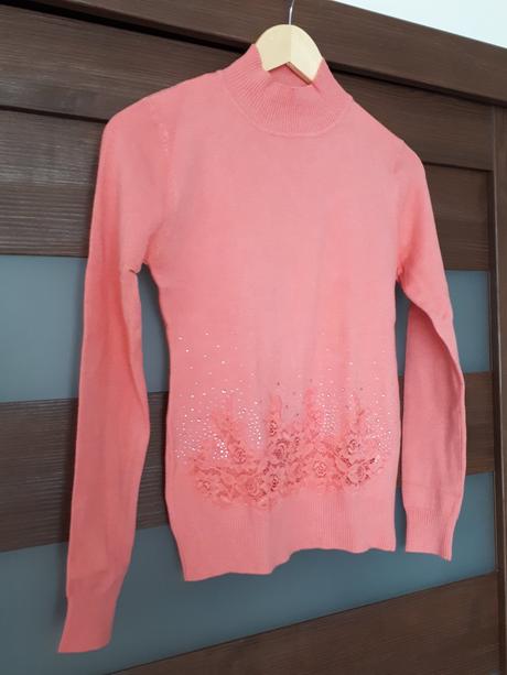 Svetrík s krajkou, s