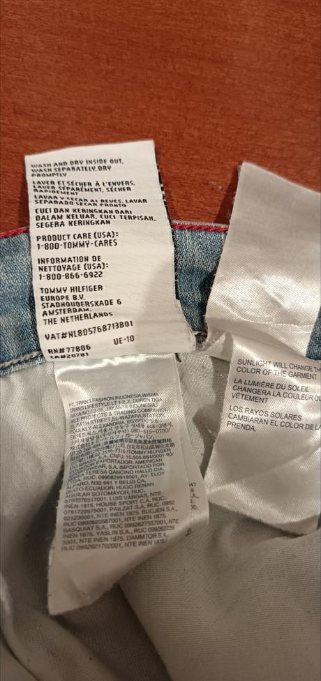 Rifle tommy hilfiger m/l - orig., tommy hilfiger,l