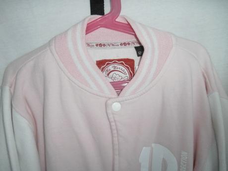 Mikina na cvoky, 152