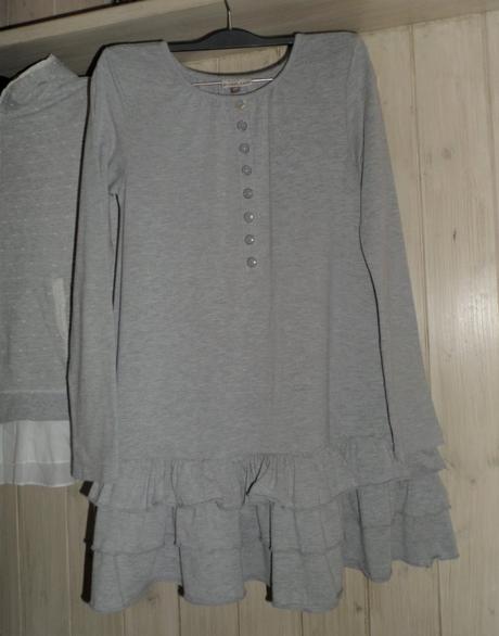 Tričko s volánmi + mikina s poškodením, 152