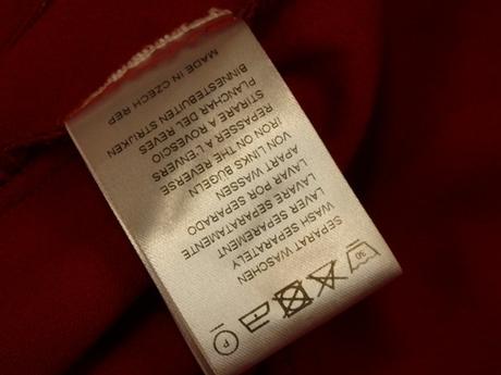 Kvalitné červené šaty, 38