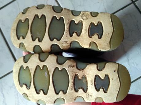 Blikajuce gumaky, 26