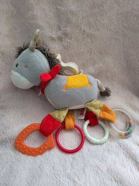 Hračka na zavesenie,