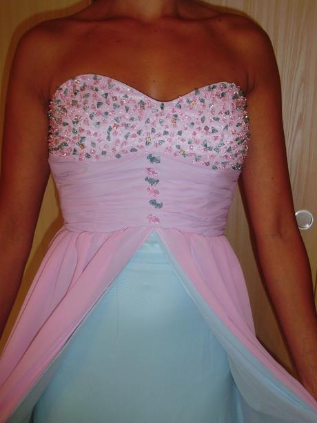 Ružovo-modré šaty, s