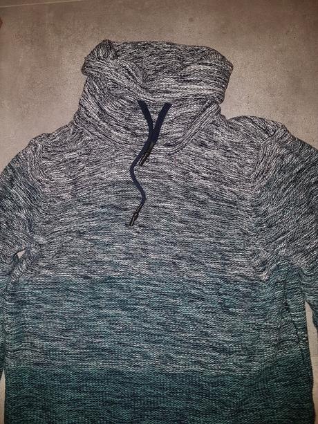 Predám krásny tyrkysový 1x oblečený pánsky sveter, m