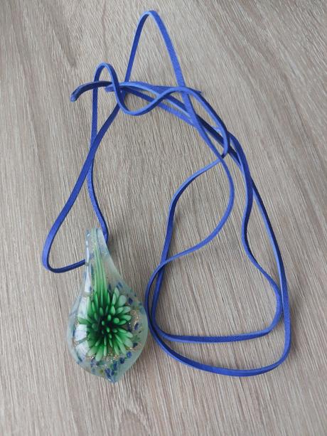 Náhrdelník prívesok na snurke,