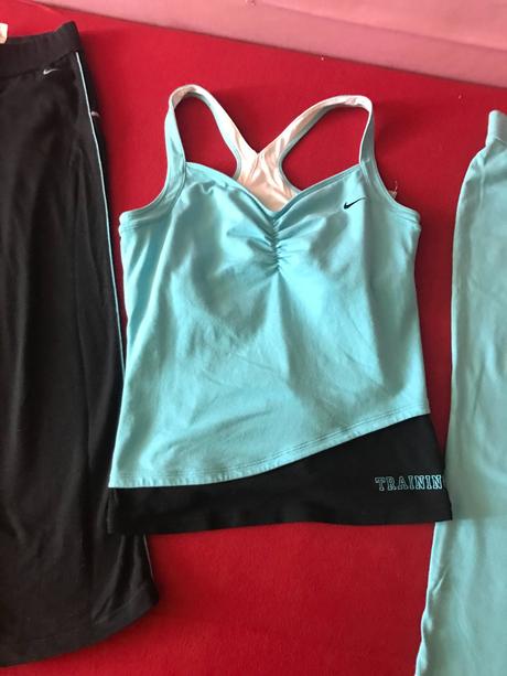 Suprava nike,2 x teplaky a 1 x tielko,typ training, nike,s