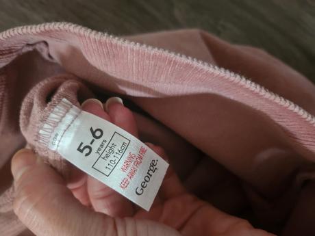 Menčestrové šaty, george,116