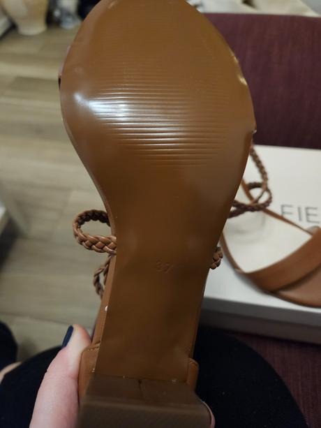 Kožene sandalky na vysokom opätku anna field, 37