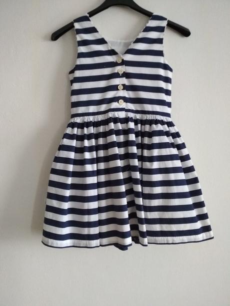 Dievčenské šatičky, 122