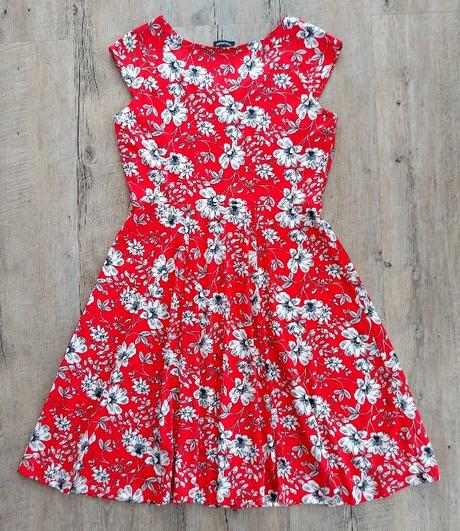 Červené kvetinové šaty taifun, m