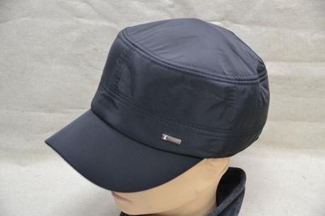 Zateplená čiapka so šiltom, ušami,