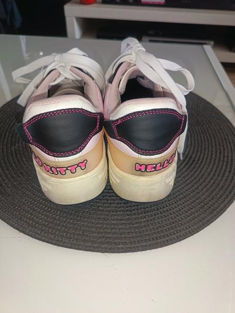 Hello kitty tenisky 39, bershka,39