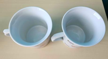 Retro keramické hrnčeky, biele, kvetinový vzor, 