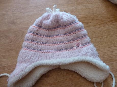 Dievčenská čiapočka, 122