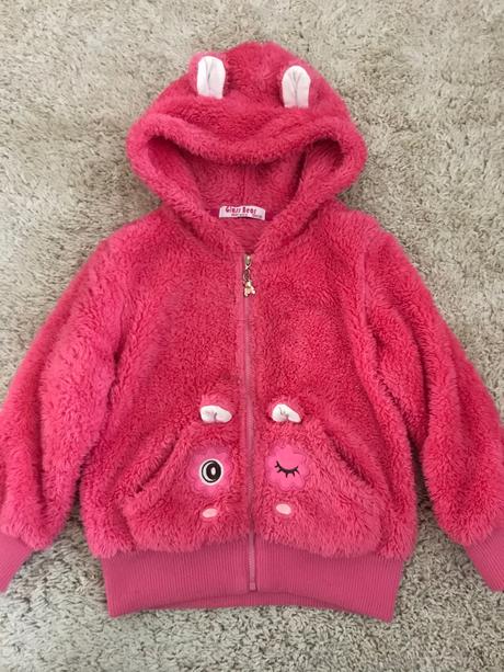 Dievčenská bundička, 104