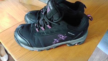 Teplejšie tenisky, 33